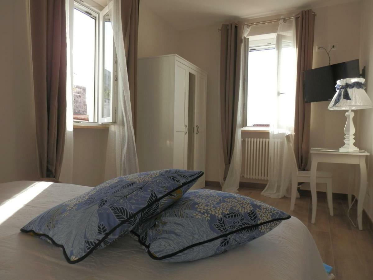 Santa Lucia B&B Gaeta Bagian luar foto